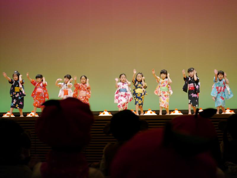 松組女児　♪花笠音頭